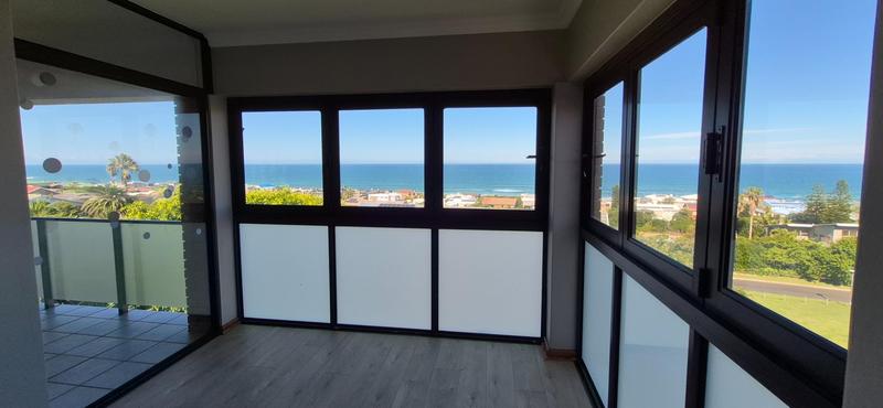 To Let 3 Bedroom Property for Rent in Outeniqua Strand Western Cape